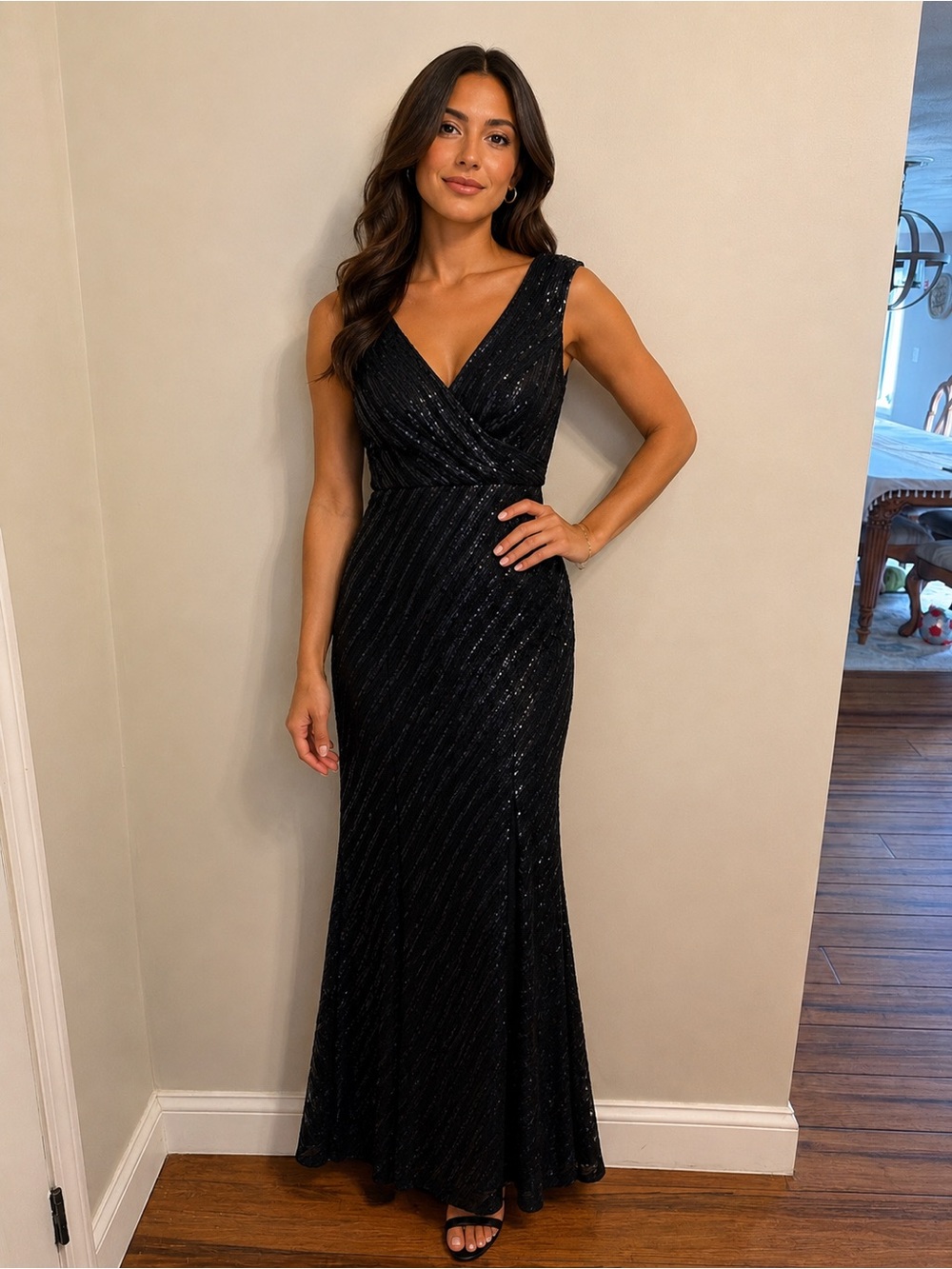 Elegant Black Sequin V-Neck Evening Dress